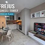 T3 Design, Terrasse Plein Sud & Clim, Proche Plages * Fréjus